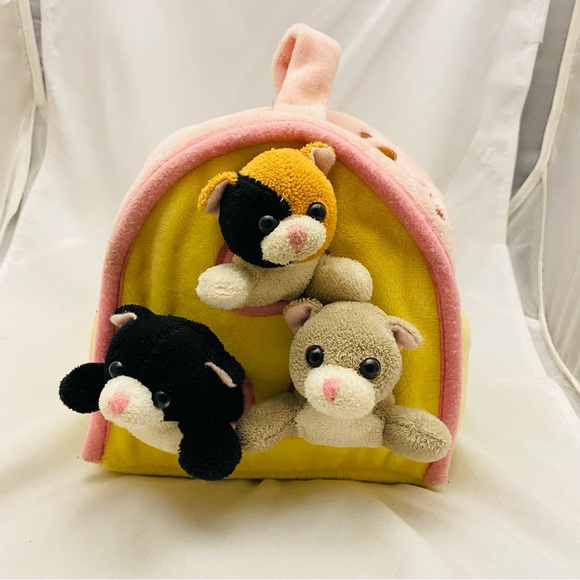 Unipak Plush Cat House 3 Finger Puppet Cats in Play Kitten House Carrying Case - Picture 6 of 14